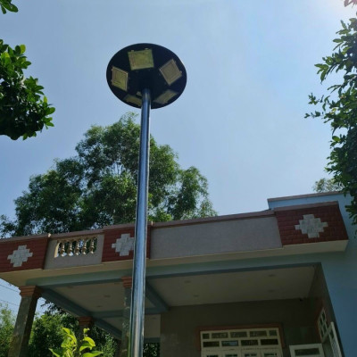 Đèn sân vườn năng lượng mặt trời UFO 250W MK-79250