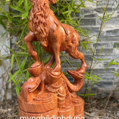 Tượng con dê  phong thủy cầu tài lộc bằng  gỗ  hương đá  kt cao 30x19x7cm 