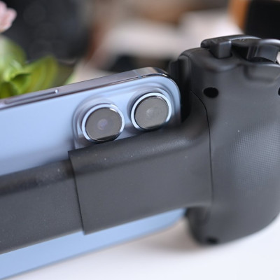 [Mới, hàng chính hãng] Tay cầm điện thoại Razer Kishi V2-Gaming Controller for iPhone