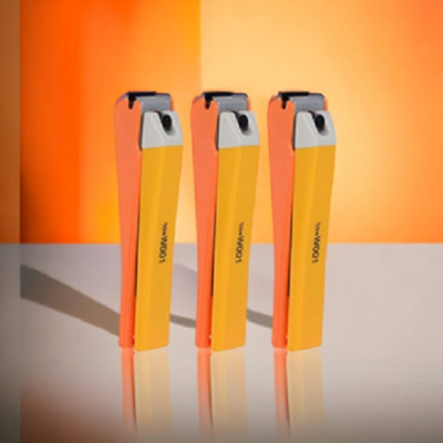 Bấm Móng Tay Inox Thân Nhựa Cỡ Trung Tybe W001 Kai Razor 39255-KE0109 (Màu cam)