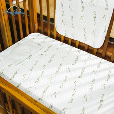 Tấm lót chống thấm thay tã cho bé 4 lớp sợi tre Bamboo Comfybaby 50*70cm, 70*120cm