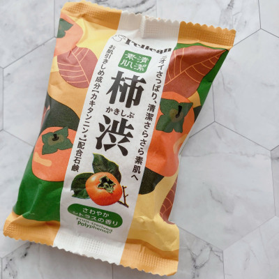 Xà Phòng Tắm Khử Mùi Cơ Thể Chiết Xuất Từ Quả Hồng Pelican Family Soap KSB (80 G)