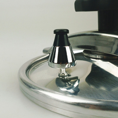 Nồi Áp Suất Đáy Từ Dùng Mọi Bếp FUJIKA FJ-AG220 (4 lít) - Màu Ngẫu Nhiên - Hàng Chính Hãng