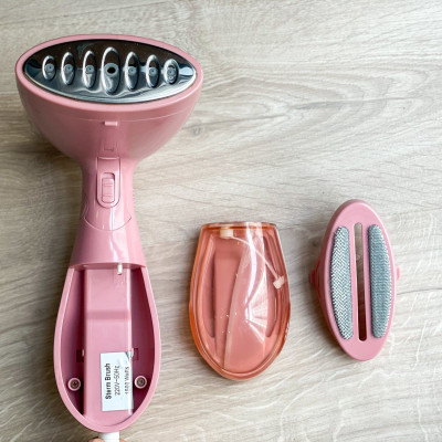 Bàn ủi hơi nước màu hồng cầm tay có thể gấp gọn, tiện lợi khi đi du lịch - Hàng chính hãng