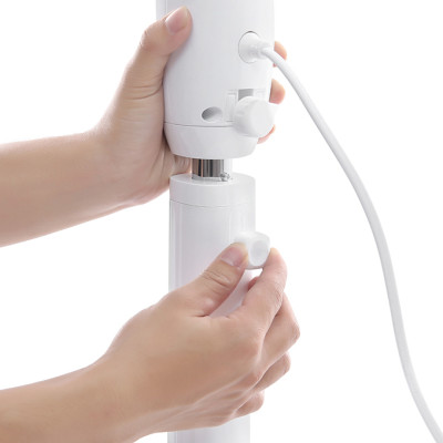 Quạt đứng Toshiba F-LSD10(W)VN - Màu trắng - Điều khiển từ xa núm xoay vô cực - 9 cánh - DC inverter tiết kiệm điện 70% - 26 tốc độ gió - Màn hình LED hiển thị - Hàng chính hãng, bảo hành 12 tháng, chất lượng Nhật Bản