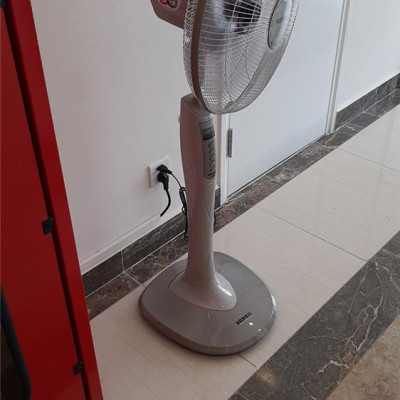 Quạt đứng điều khiển từ xa SENKO DR1608 - Hàng chính hãng