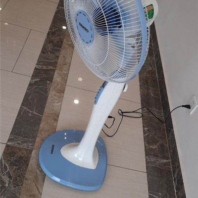 Quạt đứng điều khiển từ xa SENKO DR1608 - Hàng chính hãng