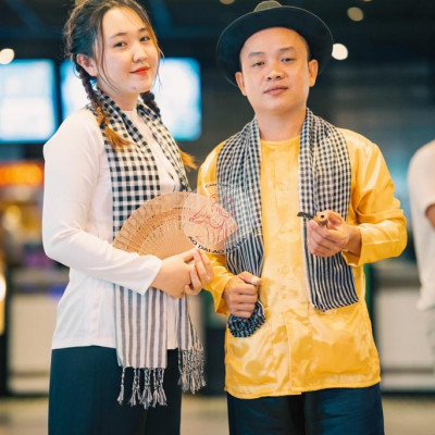 Bộ bà ba phối áo phi vàng đồng quần phi đen