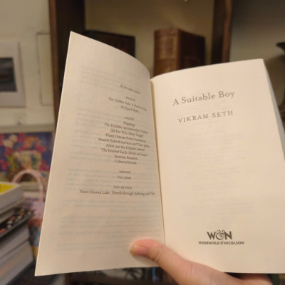 Sách - A Suitable Boy by Vikram Seth | Indian Literature / Romance Historical Fiction / Ngoại văn Nhập khẩu
