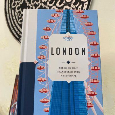 Sách - Paperscapes: London: The book that transforms into a cityscape by Sandra Lawrence