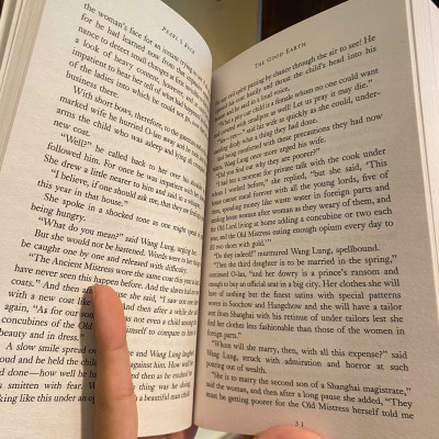 Sách - The Good Earth: An American Classic by Pearl S. Buck | Pulitzer Prize Winning Novel