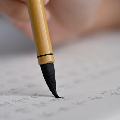 Bút lông tiểu khải Hắc Thố nét siêu nhỏ viết êm mượt, khẩu bút 0.6 cm xuất phong 2.1 cm