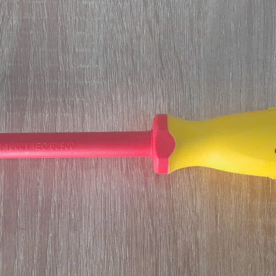 Tua vít vặn đai ốc cách điện 1000V VDE 11mm x 125mm SATA 61411