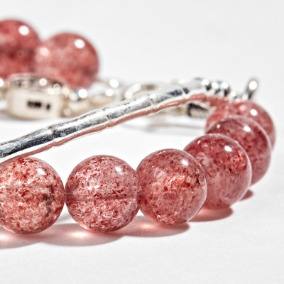 Vòng 2 Line Thạch Anh Dâu Phối Charm Ong Bạc (6mm)