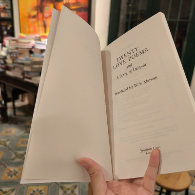 Sách - Twenty Love Poems and a Song of Despair by Pablo Neruda | Classics Poetry / Ngoại văn