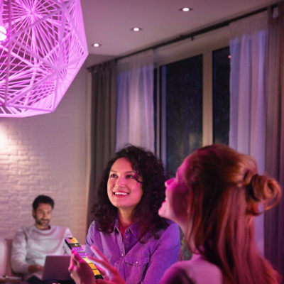 Bóng đèn thông minh RGB Philips Hue White and Color Ambiance E27 9W - Hàng chính hãng