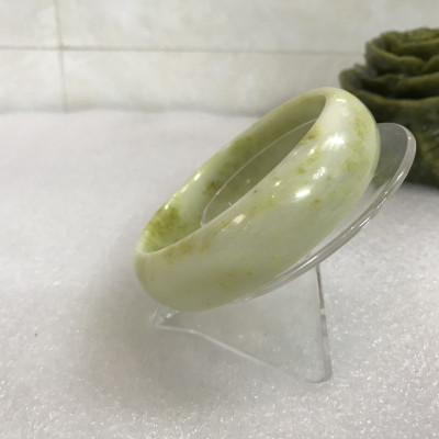 Vòng tay cẩm thạch nam màu vàng bản 2.2cm size 6.6cm cho người mệnh Thủy và Kim. VONGNGOCcom.6.6cm