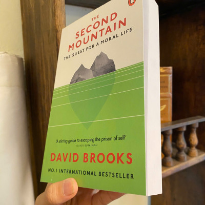 Sách - The Second Mountain by David Brooks | Philosophy / Self Help / Psychology English Book