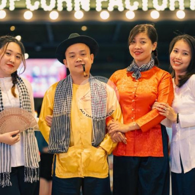 Bộ bà ba phối áo phi vàng đồng quần phi đen