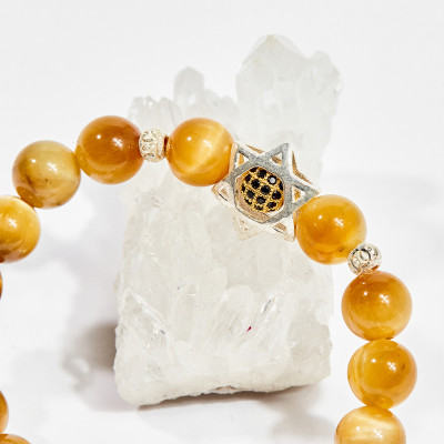 Vòng tay phong thủy đá mắt hổ vàng tâm charm hoa hồng 10mm mệnh thổ , kim - Ngọc Quý Gemstones