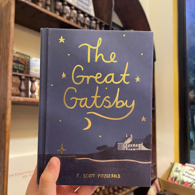 Sách - The Great Gatsby by F. Scott Fitzgerald - Classics/Fiction book in English - Bìa Cứng