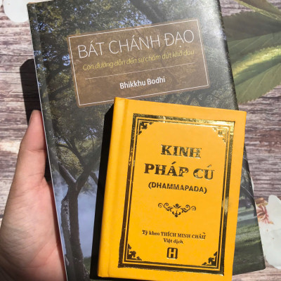 Bát Chánh Đạo (bìa cứng) + Kinh Pháp Cú (bìa cứng, khổ nhỏ)