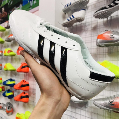 Mẫu giày thể thao đá banh cao cấp  3 Sọc Trắng