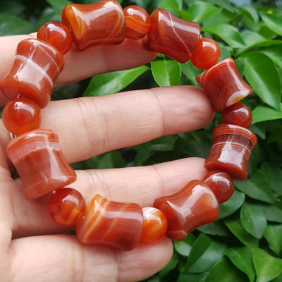 Vòng tay đá mã não đỏ kiểu Vòng kiểu hạt to thống 14mm với hạt tròn 10mm Anh Chị mệnh hỏa mệnh thổ đeo xinh đẹp tay ạ