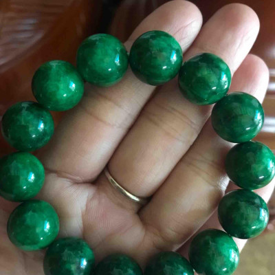 CHIẾC VÒNG VÒNG ĐEO TAY SIZE 14LY GỒM 14 HẠT ĐÁ CẨM THẠCH NAM MỆNH MỘC MỆNH HỎA