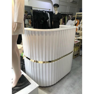 Quầy thu nhân ngang 1m trắng chỉ vàng