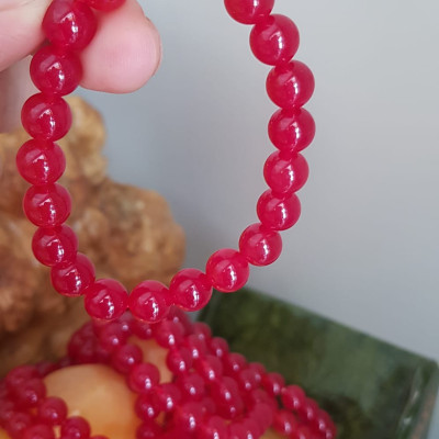 Vòng tay nữ đá mã não đỏ hạt 8mm tươi đậm bóng đẹp Nữ mệnh hỏa mệnh thổ đeo đẹp xinh xinh tay Vòng màu này Nữ lớn nhỏ bé đeo được hết đeo vòng đỏ cho may mắn cả năm xinh đẹp tay ạ