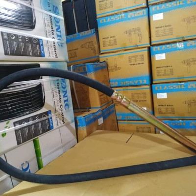 MÁY ĐẦM DÙI BÊ TÔNG1200W CLASSIC CLA-6205A- HÀNG CHÍNH HÃNG