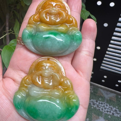 Mặt dây chuyền Phật Di Lặc Cẩm Thạch Vàng Xanh tự nhiên mới đẹp Kt Cao 49mm Ngang 49mm Dầy 12mm Nam Nữ về bọc vàng lên đeo tốt đẹp ạ