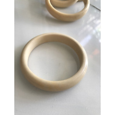 Vòng Tay Nữ Giả Ngà hay gọi là Xương Mỹ Nghệ Bản hẹ màu trắng Ni 53mm Cao 11mm các Chị đeo tay nhỏ 45kg - 53kg đeo ạ