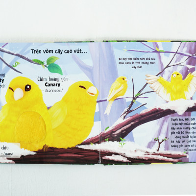 Touch and Feel - Sách Sờ chạm khám phá - Thế giới động vật - Một ngày giữa thiên nhiên