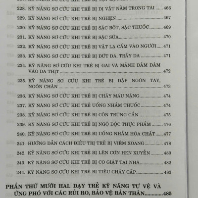 Sách Kỹ Năng An Toàn và Sơ Cấp Cứu Ban Đầu Trong Cuộc Sống Hàng Ngày (V2620A)