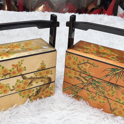 Hộp Cơm sushi sơn mài 3 tầng quai xách hàng vẽ đắp nổi cao cấp