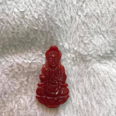 MẶT DÂY CHUYỀN NỮ PHẬT QUAN ÂM ĐÁ CẨM THẠCH ĐỎ ĐẬM ĐẸP  Size Nhỏ Cao 35mm x Ngang 20mm x Dầy 4,5mm  NỮ MỆNH HOẢ THỔ