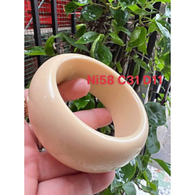 Vòng Tay Nam Giả Ngà hay gọi là Xương Mỹ Nghệ Bản hẹ Cao Ni Nhỏ 58mm Cao 31mm Dầy 11mm các anh tay nhỏ 50kg - 58kg đeo đẹp ạ