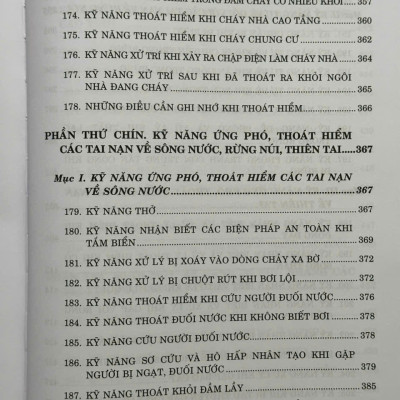 Sách Kỹ Năng An Toàn và Sơ Cấp Cứu Ban Đầu Trong Cuộc Sống Hàng Ngày (V2620A)