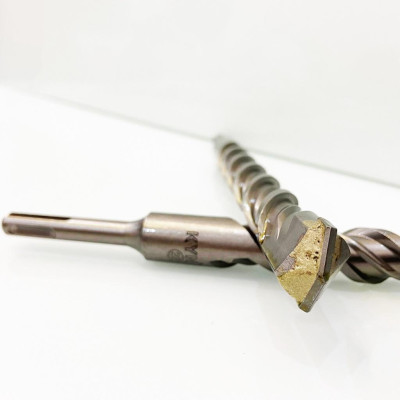 MŨI KHOAN BÊ TÔNG SDS ĐƯỜNG KÍNH PHI Ø 22 DÀI 260MM XUYÊN TƯỜNG ĐẦU DẸT KYNKO MKBTXT- 22260