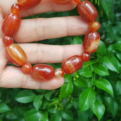 Vòng tay nữ đá mã não đỏ vân phối kiểu hạt thống hạt tròn size hạt 13mm Màu đỏ đậm nhạt vân tự nhiên nữ mệnh hoả mệnh thổ đeo may mắn rẻ xinh đẹp ạ