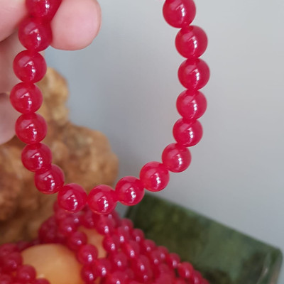 Vòng tay nữ đá mã não đỏ hạt 8mm tươi đậm bóng đẹp Nữ mệnh hỏa mệnh thổ đeo đẹp xinh xinh tay Vòng màu này Nữ lớn nhỏ bé đeo được hết đeo vòng đỏ cho may mắn cả năm xinh đẹp tay ạ