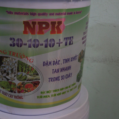 XÔ 15 KG PHÂN BÓN TĂNG TRƯỞNG NPK 30-10-10 TE 