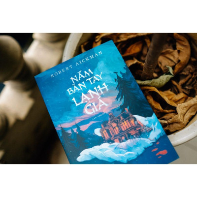 Sách Nắm bàn tay lạnh giá - Nhã Nam - BẢN QUYỀN