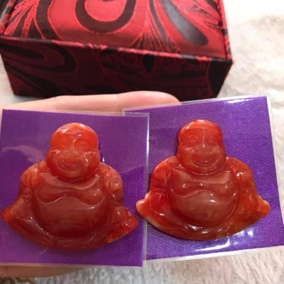 MẶT DÂY CHUYỀN PHẬT DI LẶC ĐÁ CẨM THẠCH ĐỎ ĐẸP RẺ Ạ  SIZE NGANG 39mm X Cao 36mm X Dầy 6mm  HỢP NAM NỮ MỆNH HOẢ THỔ