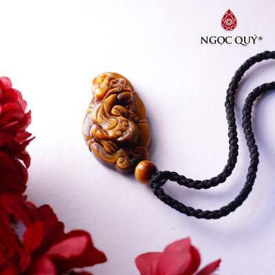 Mặt dây chuyền tỳ hưu đá mắt hổ vàng nâu vàng nâu 42x23x12mm mệnh thổ, kim - Ngọc Quý Gemstones