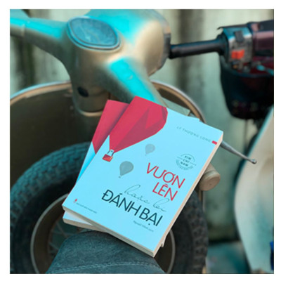 Combo sách: Khi Bạn Đang Mơ Thì Người Khác Đang Nỗ Lực (TB) + Vươn Lên Hoặc Bị Đánh Bại (TB) + Mỗi Lần Vấp Ngã Là Một Lần Trưởng Thành (TB)