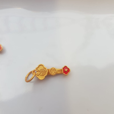 Phụ Kiện Charm Vòng Tay Nữ đẹp Hình Gậy Như Ý màu vàng phối vòng tay Nữ phối với vòng đeo tay của mình xinh xinh ạ