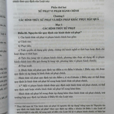Sách Luật Xử Lý Vi Phạm Hành Chính sđ, bs năm 2025 và Các Văn Bản Hướng Dẫn Thi Hành - V2653TA